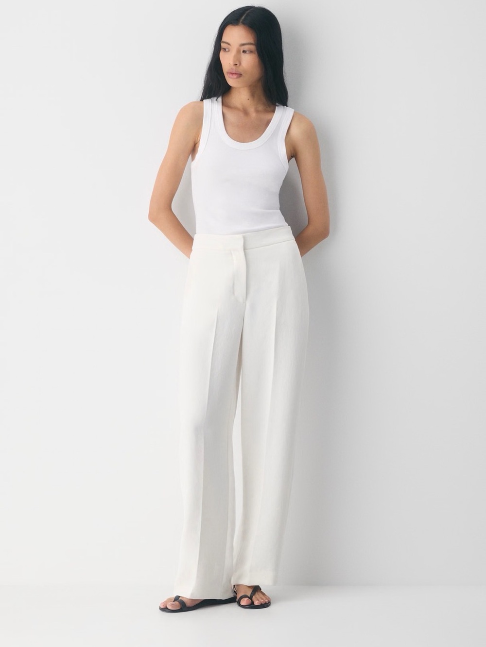 Babaton Aritzia Women’s White Wide Leg Trouser Pants Size 10 High Rise Pleated